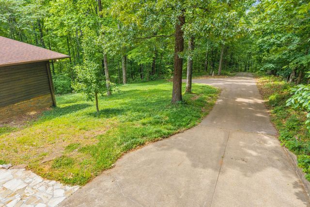 628 Chesterfield Cir, Clarksville, TN 37043