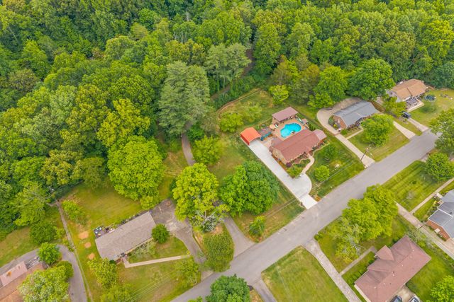 628 Chesterfield Cir, Clarksville, TN 37043