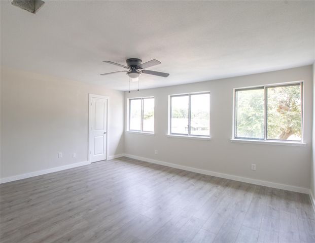 9110 Vickijohn Drive, Houston, TX 77031