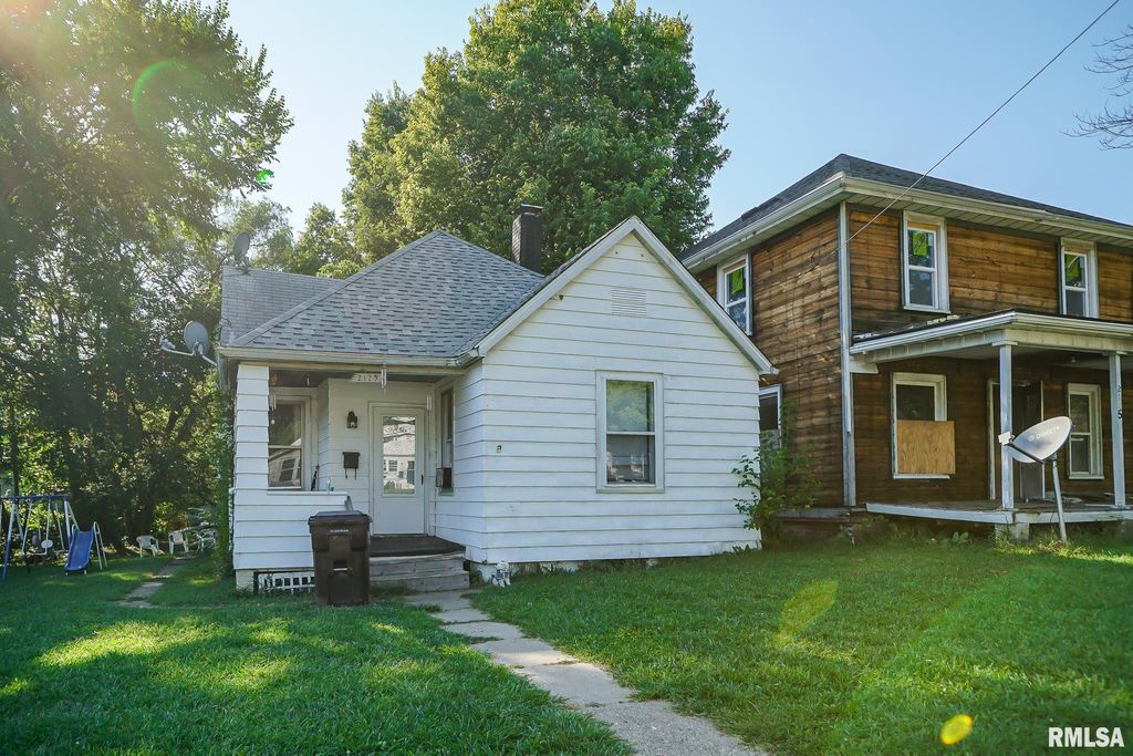 2123 N MACHIN Street, Peoria, IL 61606