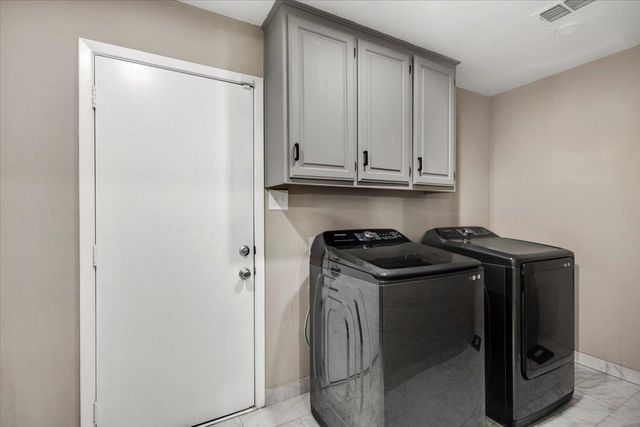 1701 Edgebrook St, Henderson, TX 75652