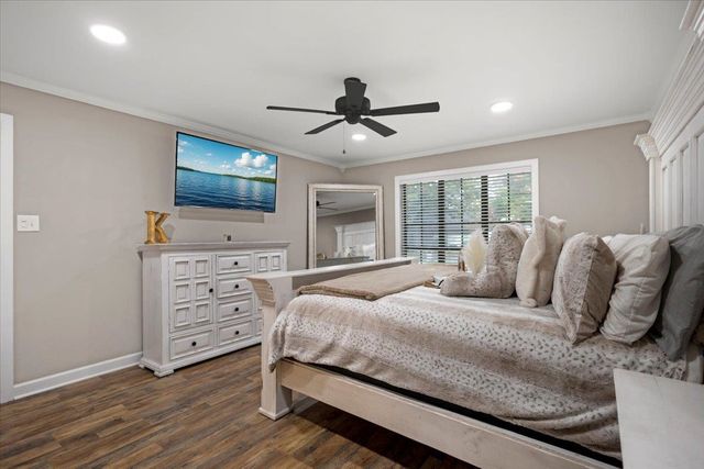 1701 Edgebrook St, Henderson, TX 75652