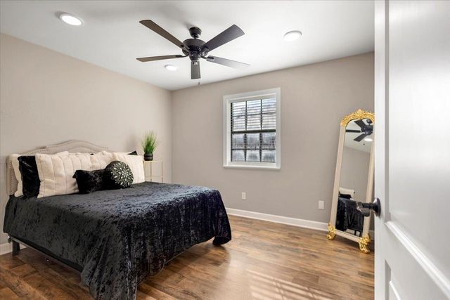 1701 Edgebrook St, Henderson, TX 75652