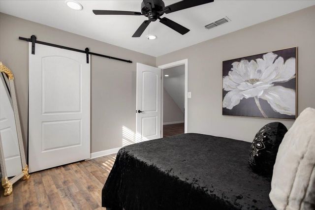 1701 Edgebrook St, Henderson, TX 75652