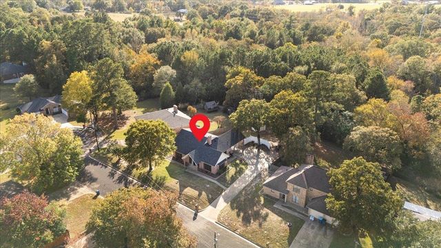 1701 Edgebrook St, Henderson, TX 75652