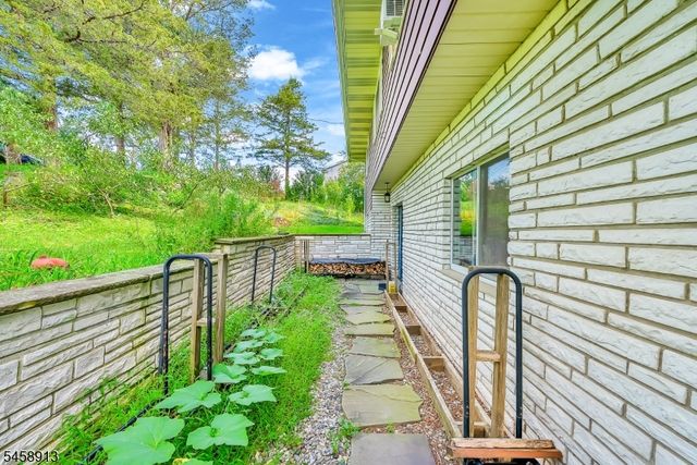 6 Barberry St, Vernon Twp., NJ 07418