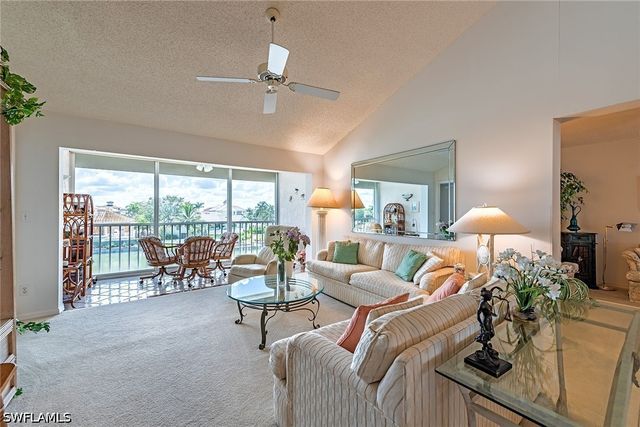 10684 Gulf Shore DR B-305, Naples, FL 34108