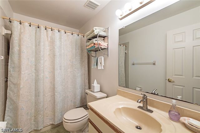 10684 Gulf Shore DR B-305, Naples, FL 34108