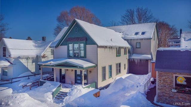 908 N 3rd Street, Marquette, MI 49855