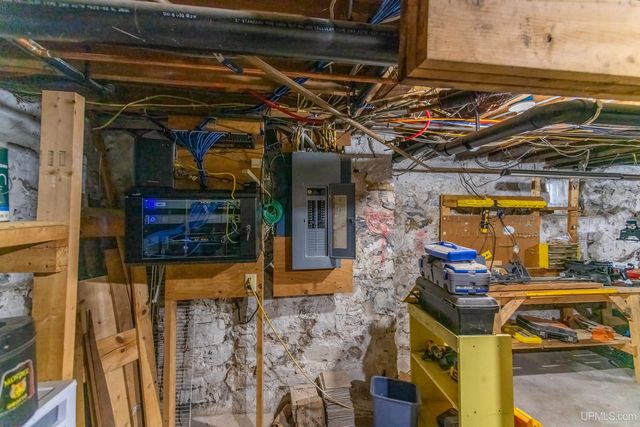 908 N 3rd Street, Marquette, MI 49855