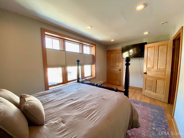 908 N 3rd Street, Marquette, MI 49855