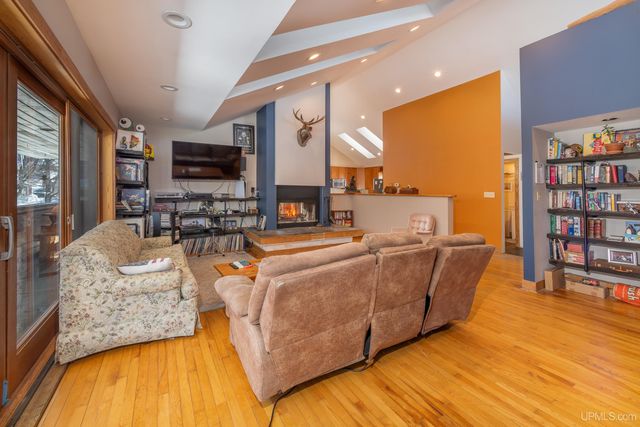 908 N 3rd Street, Marquette, MI 49855