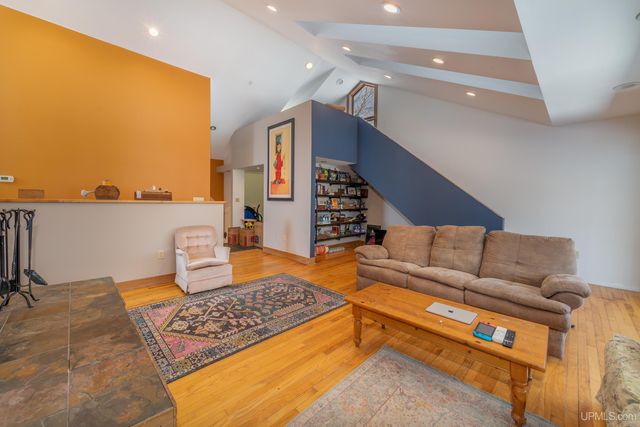 908 N 3rd Street, Marquette, MI 49855