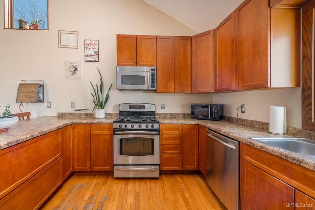 908 N 3rd Street, Marquette, MI 49855