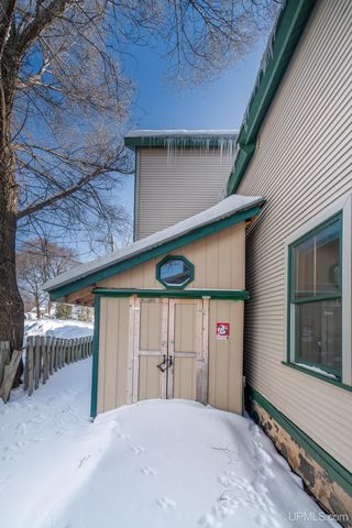 908 N 3rd Street, Marquette, MI 49855