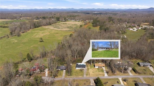 4474 Sardis Drive, Gainesville, GA 30506