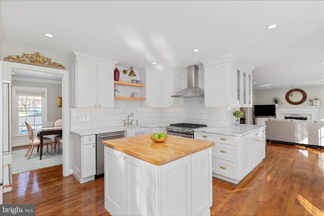 15567 EAGLE TAVERN LN, Centreville, VA 20120