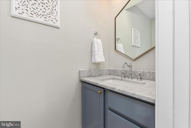 15567 EAGLE TAVERN LN, Centreville, VA 20120