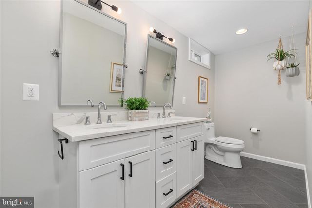 15567 EAGLE TAVERN LN, Centreville, VA 20120