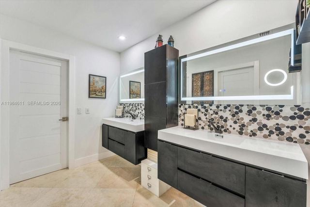 10126 SW 93rd Pl, Miami, FL 33176