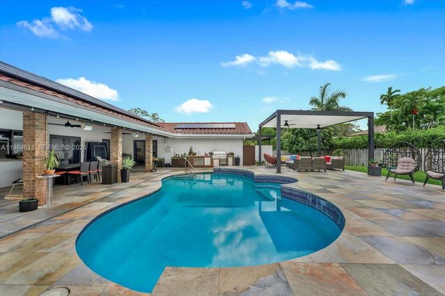 10126 SW 93rd Pl, Miami, FL 33176