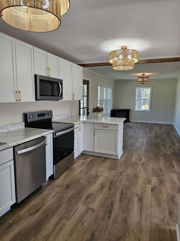 212 Donoho Ave, Lafayette, TN 37083