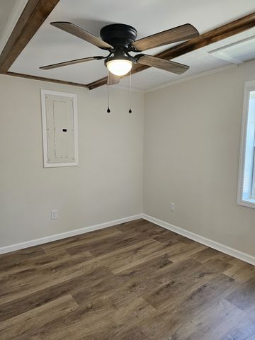 212 Donoho Ave, Lafayette, TN 37083