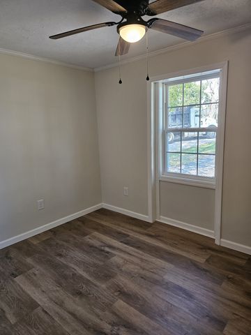 212 Donoho Ave, Lafayette, TN 37083