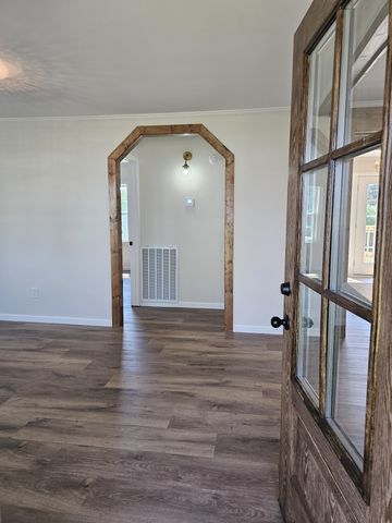 212 Donoho Ave, Lafayette, TN 37083