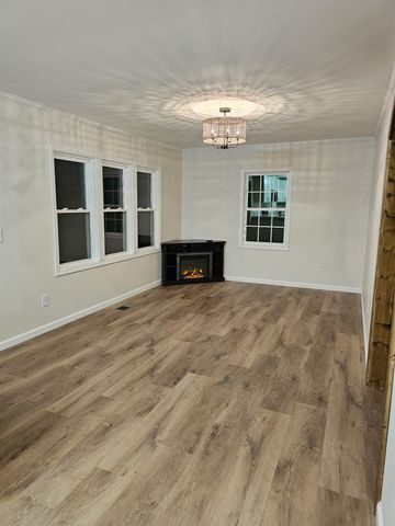 212 Donoho Ave, Lafayette, TN 37083