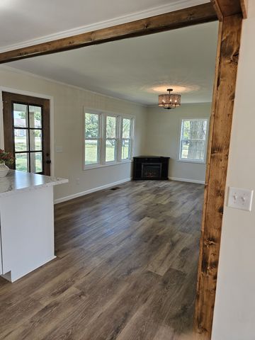 212 Donoho Ave, Lafayette, TN 37083