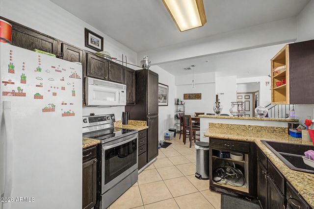 2801 N LITCHFIELD Road 28, Goodyear, AZ 85395