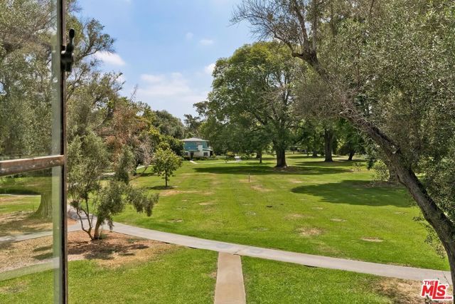 5587 Village, Los Angeles, CA 90016