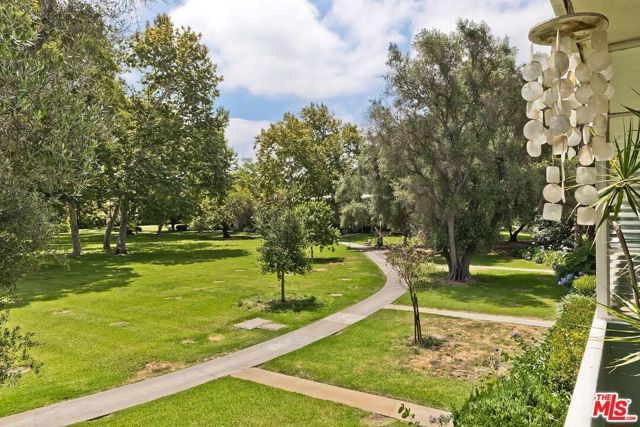 5587 Village, Los Angeles, CA 90016