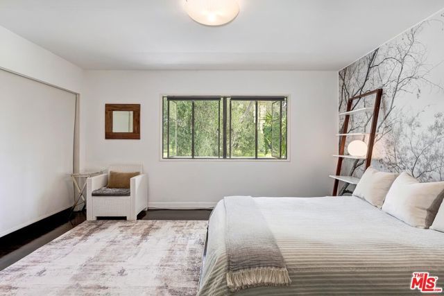 5587 Village, Los Angeles, CA 90016