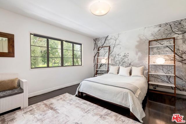 5587 Village, Los Angeles, CA 90016