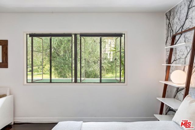 5587 Village, Los Angeles, CA 90016