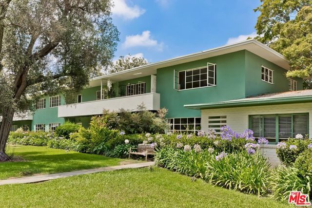 5587 Village, Los Angeles, CA 90016