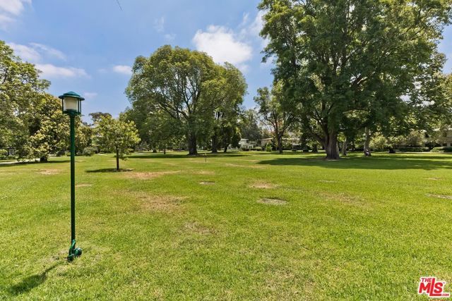 5587 Village, Los Angeles, CA 90016