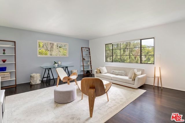 5587 Village, Los Angeles, CA 90016