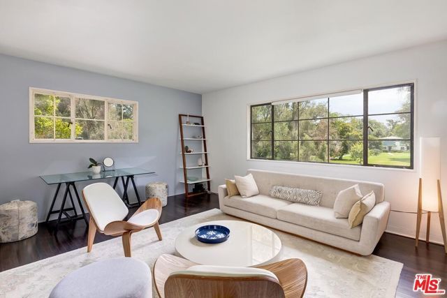 5587 Village, Los Angeles, CA 90016