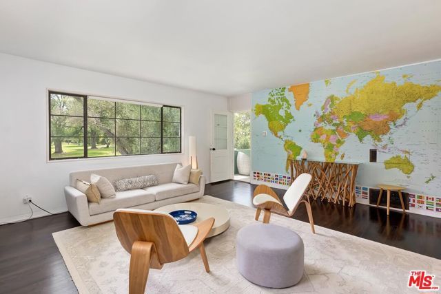 5587 Village, Los Angeles, CA 90016