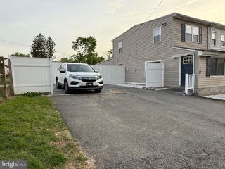 1820 NEWPORT RD, Wilmington, DE 19808