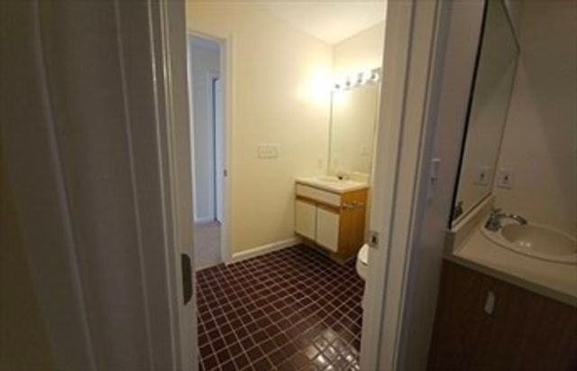 311 Maple Brook Rd 311, Bellingham, MA 02019