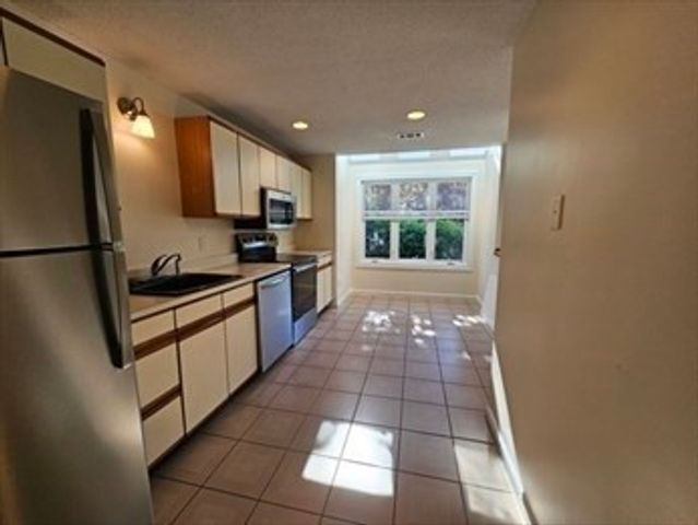 311 Maple Brook Rd 311, Bellingham, MA 02019