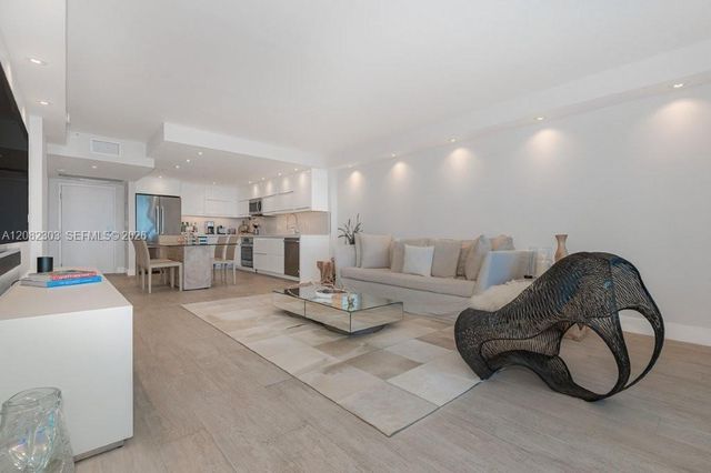 2301 Collins Avenue 738, Miami Beach, FL 33139