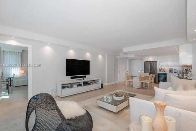 2301 Collins Avenue 738, Miami Beach, FL 33139