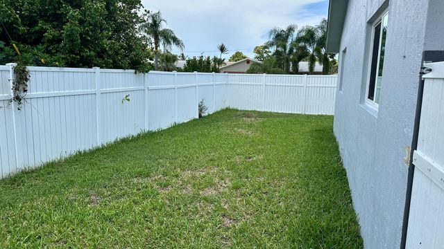 3261 SW 4th Street, Deerfield Beach, FL 33442