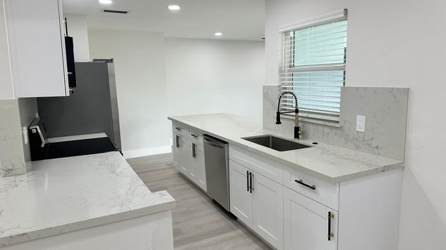 3261 SW 4th Street, Deerfield Beach, FL 33442