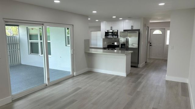 3261 SW 4th Street, Deerfield Beach, FL 33442